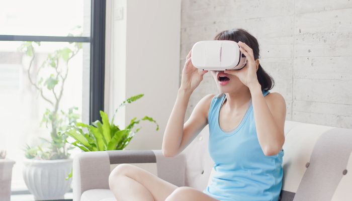 watch downloaded movies on a VR headset